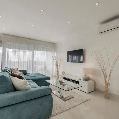 Urban Luxury Apartment